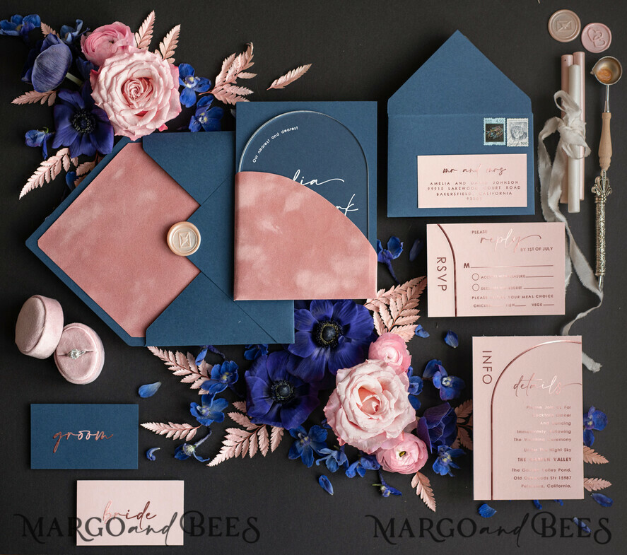 HOCHZEITS EINLADUNGEN Gold / Roségold / Silber / Glitzer Arch Gold Acryl Hochzeits Einladung Suite, Samt Pocket in Blush Pink und Navy Blue Hochzeits Einladungen, Glamour Hochzeits Einladungen