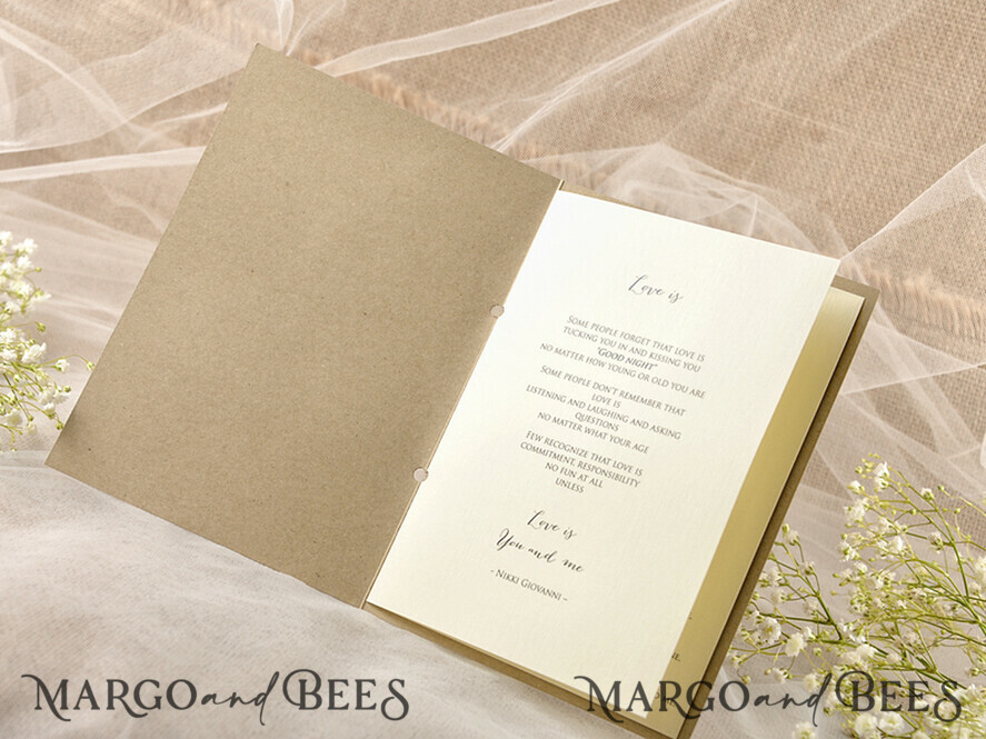 MENÜ & PROGRAMME  
 rustikal Ecru rustikales Hochzeitsprogramm mit Holzherzen, Scheunenhochzeitsprogramm, ökologisch romantische personalisierte Karten mit Jute, einfaches rustikales Spitzenhochzeitsprogramm, elegantes Heft rustikale Hochzeitskarten.