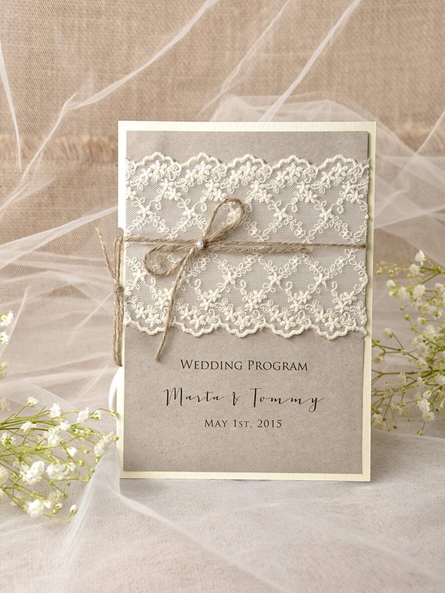 MENÜ & PROGRAMME  
 rustikal Rustikales Hochzeitsprogramm mit Spitze, Scheunenhochzeitsprogramm, eco-romantische personalisierte Karten mit Jute, einfaches rustikales Spitzenhochzeitsprogramm, elegantes Heft braune Hochzeitskarten