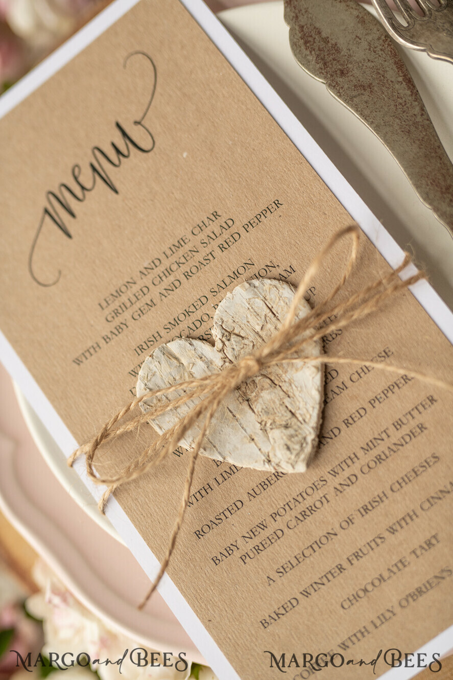 MENÜ & PROGRAMME  
 rustikal Rustikales Hochzeitsmenü mit Schnur, Hochzeitsdinner-Menü im Scheunenstil, ökologisch romantische personalisierte Karten mit Holzherz, Kraft-Hochzeitsmenü, einfaches rustikales Jute-Hochzeitsmenü, elegante Hochzeitsmenükarten.