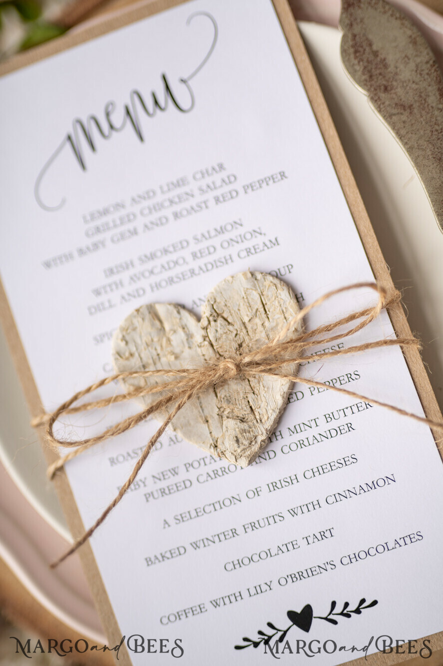 MENÜ & PROGRAMME  
 rustikal Rustikales Hochzeitsmenü mit Schnur, Hochzeitsdinner-Menü im Scheunenstil, ökologisch romantische personalisierte Karten mit Holzherz, Kraft-Hochzeitsmenü, einfaches rustikales Jute-Hochzeitsmenü, elegante weiße Hochzeitsmenükarten.