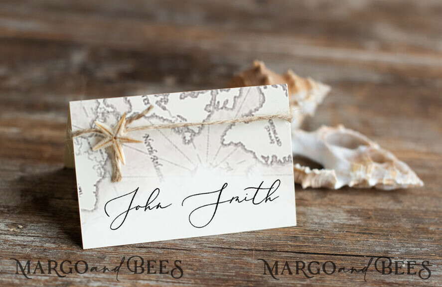 PLATZKARTEN / TISCHKARTEN  
 Strand-/Marin-/Destination Hochzeits Thema Elegante weiße marine Hochzeitstischkarten mit einer Schnur, Seestern und Karten-Grafik, marine Namensschilder für Ihre Hochzeitstische, romantische bearbeitbare Hochzeitstagskarten