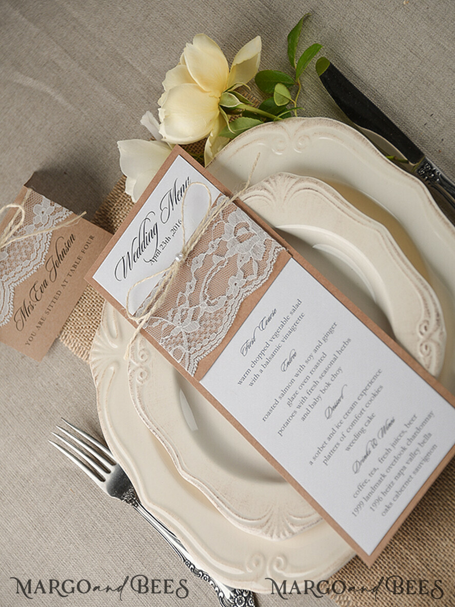 MENÜ & PROGRAMME  
 rustikal und Spitze Minimalistisches Braunes Hochzeitsmenü, Ästhetisches Schickes Spitzenempfangs-Dinner-Menü, Romantisches Menü Mit Jute-Schnur, Elegante Weiße Und Braune Handgemachte Hochzeitsmenü-Karten