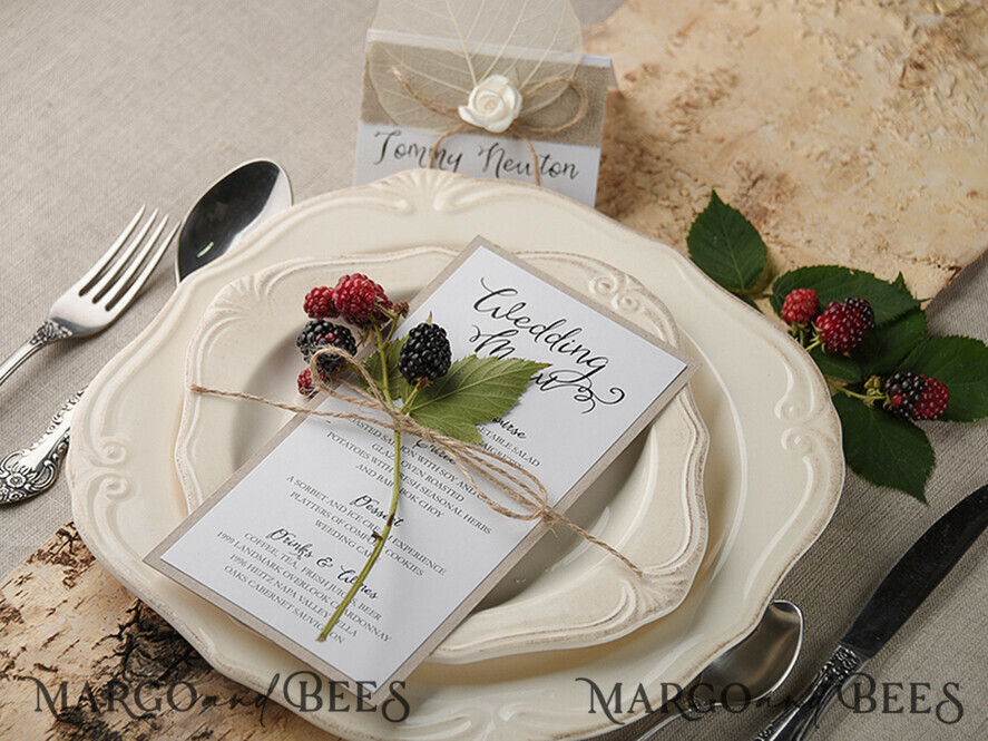 MENÜ & PROGRAMME  
 rustikal und Spitze Rustikales Hochzeitsmenü mit Jute-Schnur, Hochzeitsdinner-Menü für die Scheune, öko-romantische personalisierte Karten, Kraft-Hochzeitsmenü, einfaches rustikales Hochzeitsmenü, elegante ecrufarbene Hochzeitsmenü-Karten.