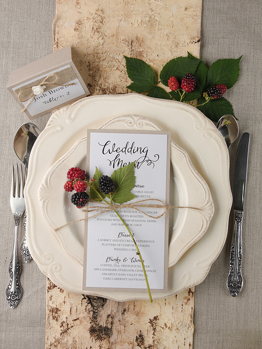MENÜ & PROGRAMME  
 rustikal und Spitze Rustikales Hochzeitsmenü mit Jute-Schnur, Hochzeitsdinner-Menü für die Scheune, öko-romantische personalisierte Karten, Kraft-Hochzeitsmenü, einfaches rustikales Hochzeitsmenü, elegante ecrufarbene Hochzeitsmenü-Karten.