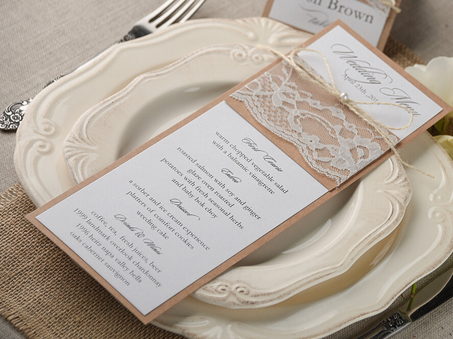 MENÜ & PROGRAMME  
 rustikal und Spitze Minimalistisches Braunes Hochzeitsmenü, Ästhetisches Spitzen-Empfangs-Dinner-Menü, Romantisches Menü mit Juteschnur, Elegante Hochzeitsmenü-Karten