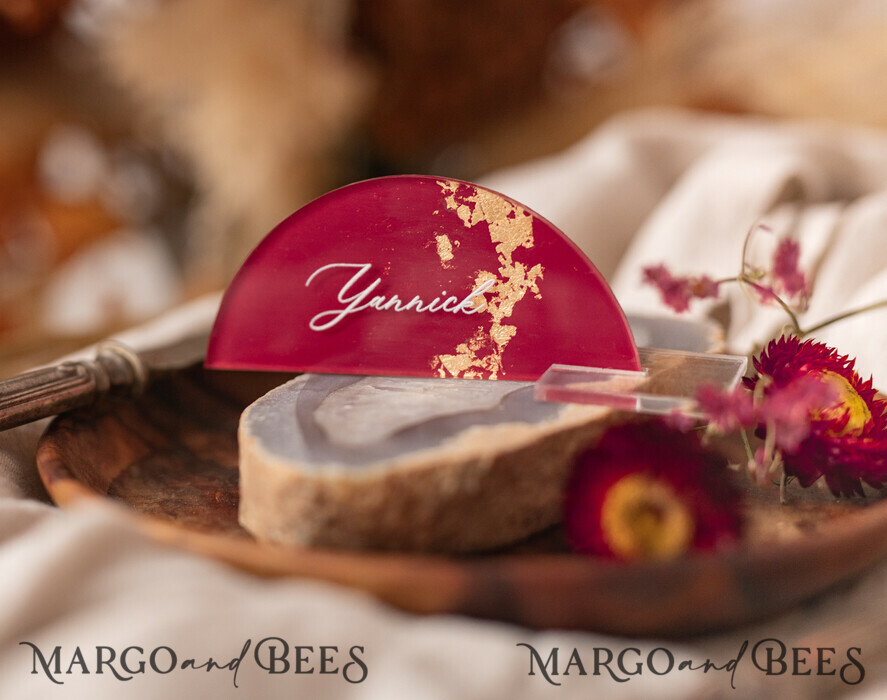 PLATZKARTEN / TISCHKARTEN  
 Acrylgold klar / Holz 3D Acrylbogen Burgunder Flachplatzkarte, klare Acryl- und Gold-Flachplatzkarte, kastanienbraune Gold-Plexi-Flachplatzkarte, Marsala Luxus Hochzeits Tischdeko, weißer Text