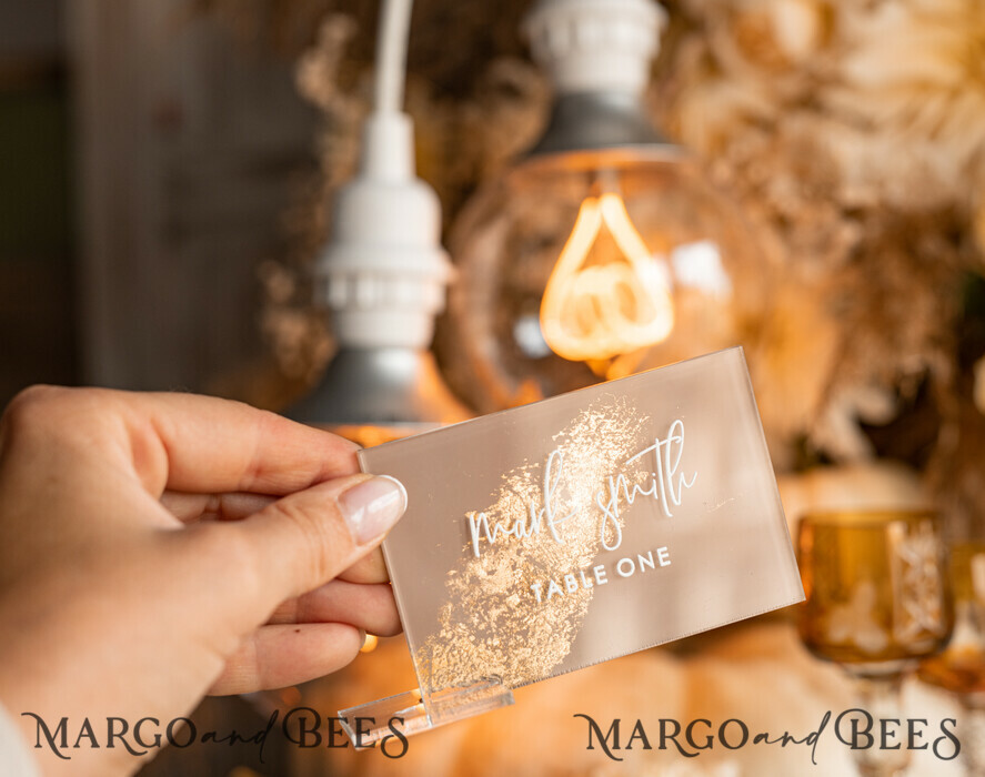 PLATZKARTEN / TISCHKARTEN  
 Acrylgold klar / Holz 3D Acryl Beige Platzkarte mit Ständer, Arch Clear Nude Taupe Namenskarten, Premium Luxus Sitzkarten, Platzkarten für Hochzeitsgäste, Gold Gäste-Eskortkarten