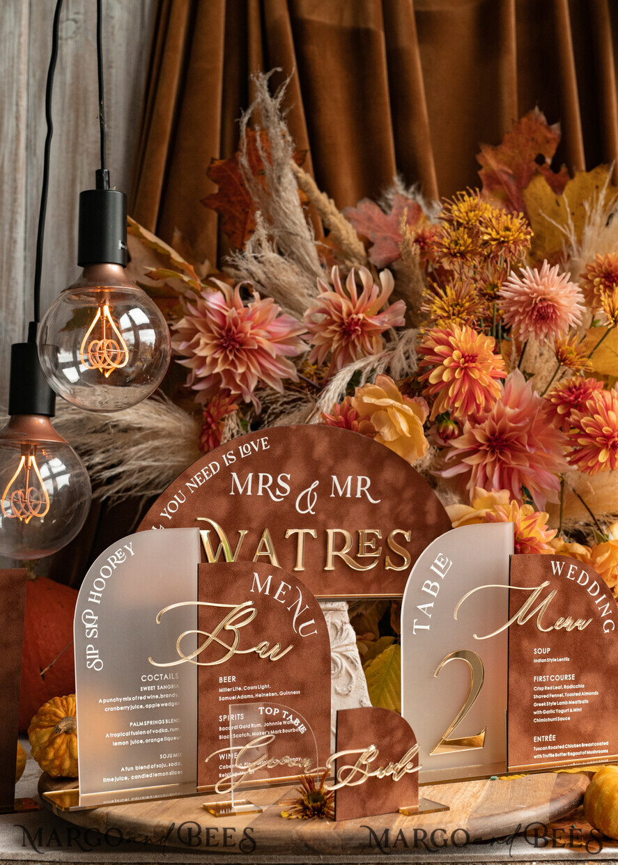 PLATZKARTEN / TISCHKARTEN  
 Acrylgold klar / Holz 3D Terrakotta Herbsthochzeitsplatzkarten, moderne halbrunde Samt-Acryl-Platzkarte mit Ständer, Hochzeitsplatzkarten in Gold, Samt- und Acryl-Namenskarten, bearbeitbarer Text