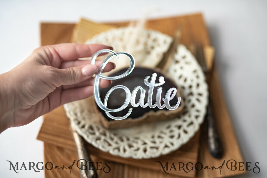 PLATZKARTEN / TISCHKARTEN  
 Acrylgold klar / Holz 3D Extra große Namenskarten, maßgeschneiderte elegante 3D Silber Spiegel Acryl Platzkarten, gravierte Premium Luxus Sitzkarten mit Namen, silberne Acryl individuelle Platzkarten.
