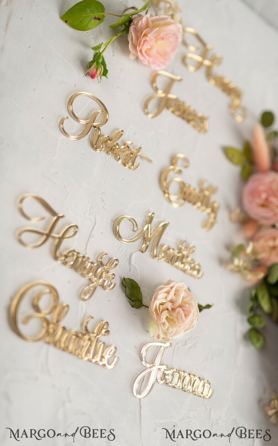 PLATZKARTEN / TISCHKARTEN  
 Acrylgold klar / Holz 3D Benutzerdefinierte elegante goldene Acryl-Platzkarte, gravierte Namenskarte Premium Luxus Sitzkarte, 3D goldene Acryl-Hochzeitsbegleitkarten, luxuriöse goldene Acryl-Hochzeitsplatzkarten