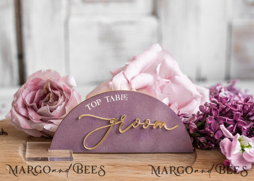 PLATZKARTEN / TISCHKARTEN  
 Acrylgold klar / Holz 3D Modernes Mauve Arch Acryl Platzkarte mit Ständer, Premium Hochzeitsplatzkarten, klare Acryl Namenskarten, luxuriöse Sitzkarten, goldene 3D Gästennamen, bearbeitbarer Text