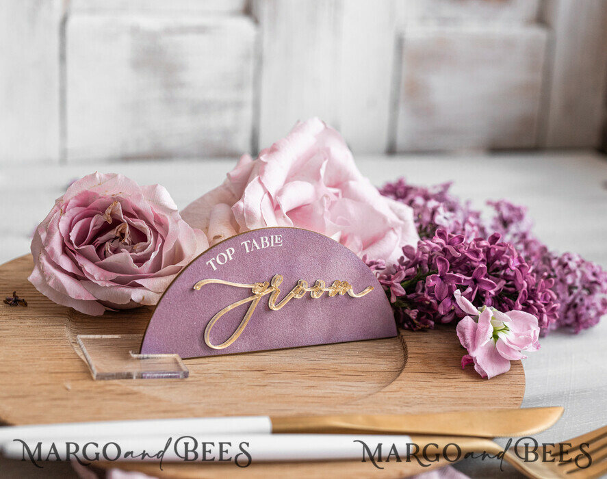 PLATZKARTEN / TISCHKARTEN  
 Acrylgold klar / Holz 3D Modernes Mauve Arch Acryl Platzkarte mit Ständer, Premium Hochzeitsplatzkarten, klare Acryl Namenskarten, luxuriöse Sitzkarten, goldene 3D Gästennamen, bearbeitbarer Text
