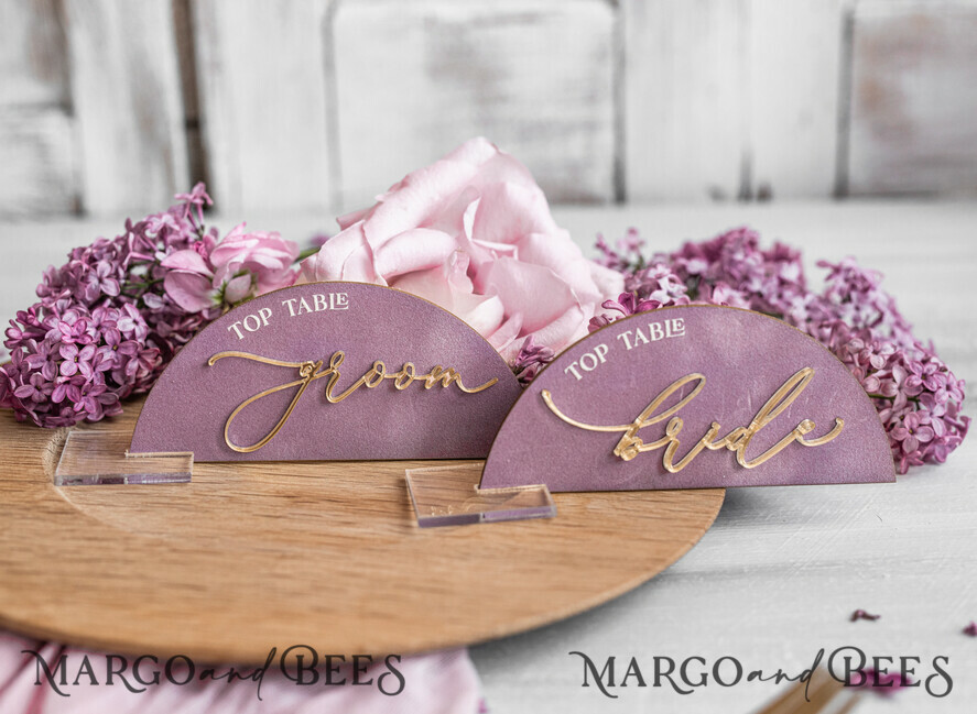 PLATZKARTEN / TISCHKARTEN  
 Acrylgold klar / Holz 3D Modernes Mauve Arch Acryl Platzkarte mit Ständer, Premium Hochzeitsplatzkarten, klare Acryl Namenskarten, luxuriöse Sitzkarten, goldene 3D Gästennamen, bearbeitbarer Text