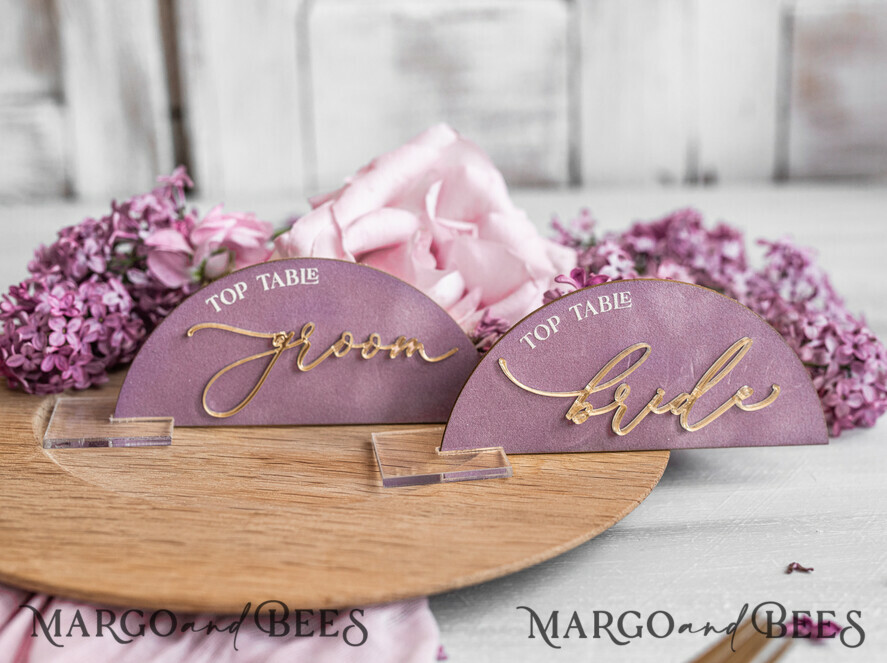 PLATZKARTEN / TISCHKARTEN  
 Acrylgold klar / Holz 3D Modernes Mauve Arch Acryl Platzkarte mit Ständer, Premium Hochzeitsplatzkarten, klare Acryl Namenskarten, luxuriöse Sitzkarten, goldene 3D Gästennamen, bearbeitbarer Text