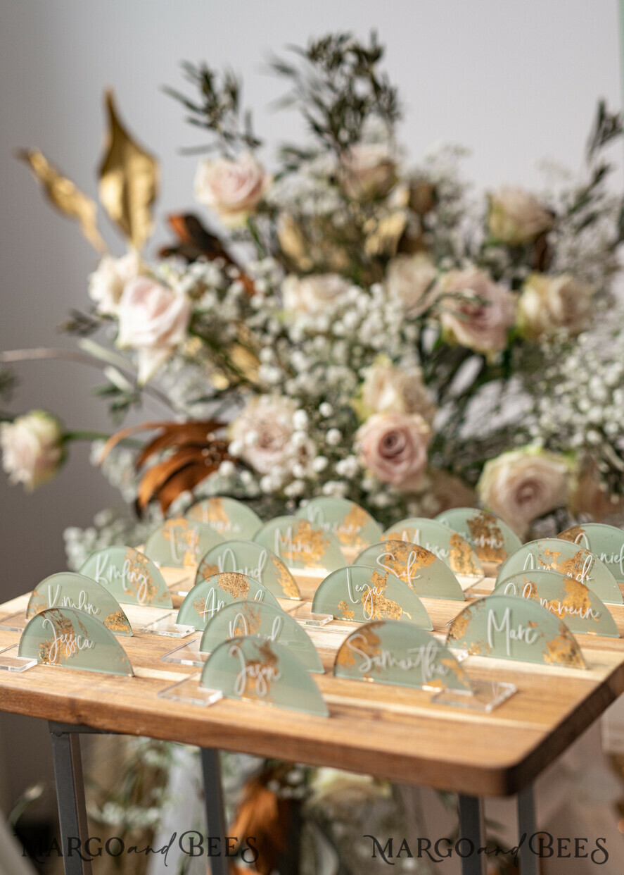 PLATZKARTEN / TISCHKARTEN  
 Acrylgold klar / Holz 3D Acrylbogen Salbeigrün Flachplatzkarte mit Stand, bemalte Acryl- und Gold-Flachplatzkarte, Grünpflanzen Gold Plexi Flachplatzkarte, Garten Luxus Hochzeits Tischdekoration