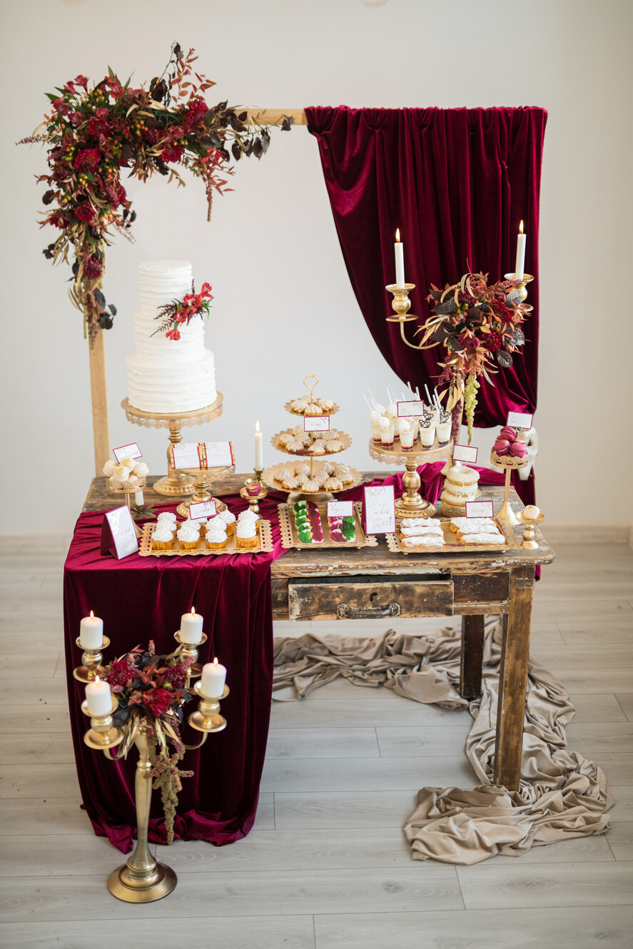 PLATZKARTEN / TISCHKARTEN  
 Luxus Premium Glitzer/ Gold/ Silber/ Roségold Burgunder Hochzeit Platzkarten, Weiße Karten mit Goldfolien-Druck, Romantische Hochzeitsnamensschilder, Marsala Hochzeitsbriefpapier, Luxus echte Goldfolien Hochzeit Platzkarte