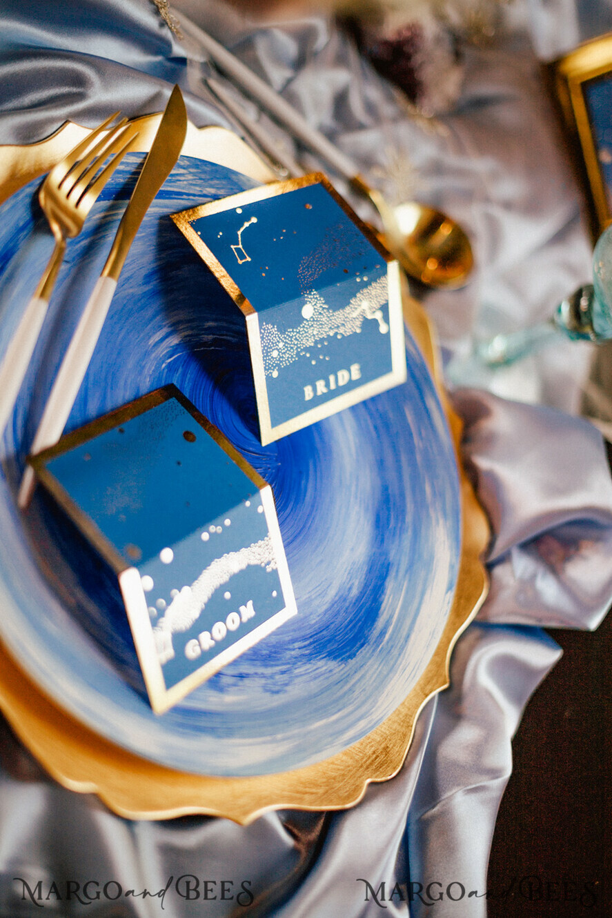 PLATZKARTEN / TISCHKARTEN  
 Luxus Premium Glitzer/ Gold/ Silber/ Roségold Galaxie Blau Hochzeitsplatzkarten mit goldfarbigem Druck, Sterne Hochzeitsnamensschilder, moderne Hochzeitsstationery, luxuriöse goldfarbige Hochzeitsplatzkarten, benutzerdefinierter Text