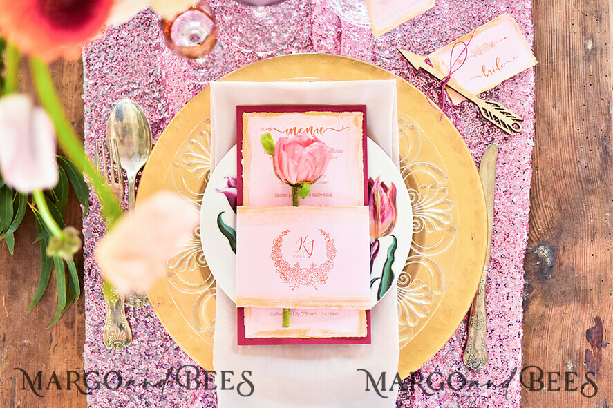 MENÜ & PROGRAMME  
 Glitzer/ Luxus Premium Romantisches Aquarell Hochzeitsmenü mit Gold, eleganter weißer und goldener Menükarte mit personalisiertem Monogramm-Bauchband, einzigartiges handgefertigtes romantisches Dinner-Menü mit gezacktem Rand.
