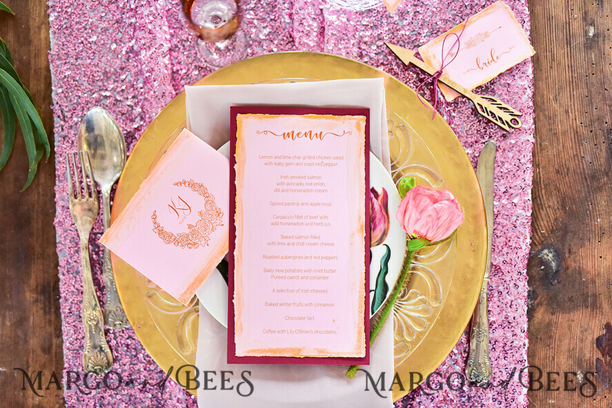 MENÜ & PROGRAMME  
 Glitzer/ Luxus Premium Romantisches Aquarell Hochzeitsmenü mit Gold, eleganter weißer und goldener Menükarte mit personalisiertem Monogramm-Bauchband, einzigartiges handgefertigtes romantisches Dinner-Menü mit gezacktem Rand.