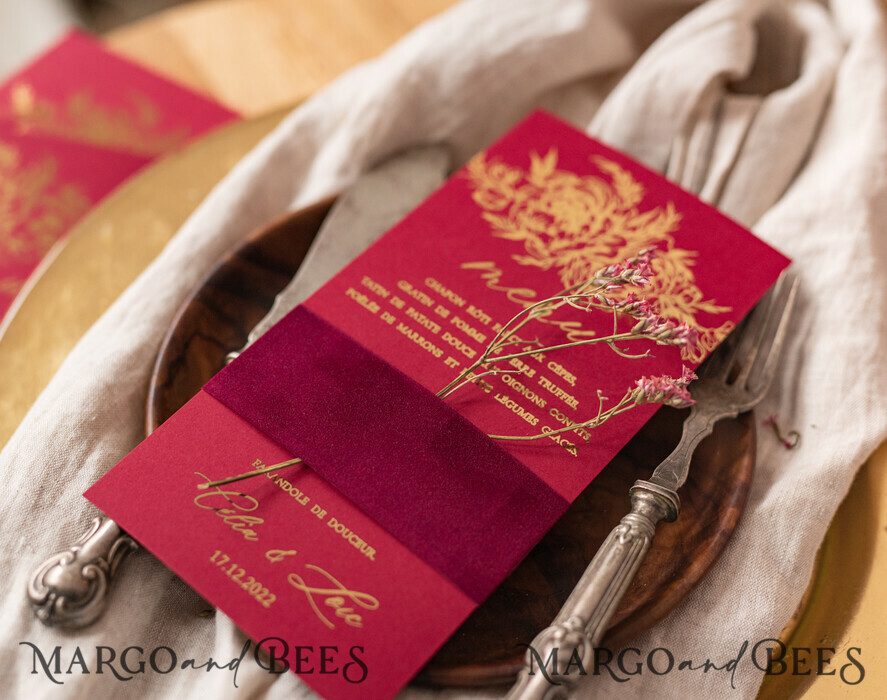 MENÜ & PROGRAMME  
 Glitzer/ Luxus Premium Elegantes Burgunder- und Gold-Hochzeitsmenü, Glamouröses Goldfolien-Dinner-Menü mit Samt-Bauchband, Einzigartiges Luxus-Marsala-Menü, Moderne Hochzeitsmenükarten mit Blumen.
