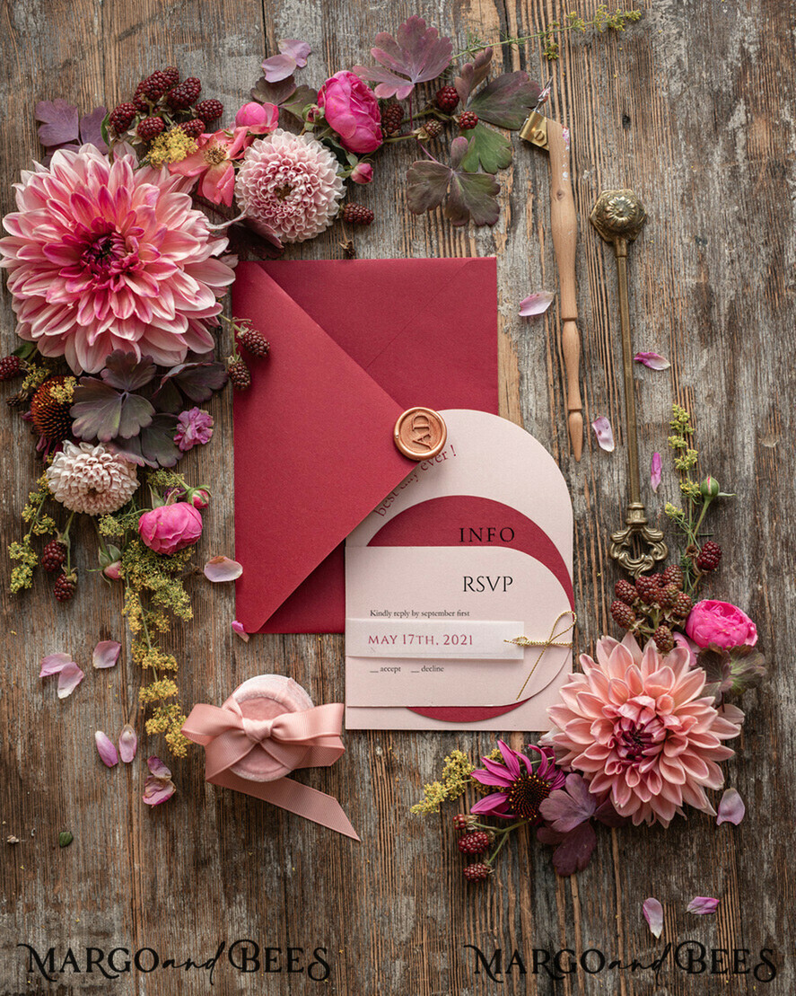 HOCHZEITS EINLADUNGEN Moderne Einladungen Florale Karten Geometrische Hochzeitskarten, geometrische Hochzeitseinladungen, rote Hochzeitseinladungen, Marsala Hochzeitseinladungen, rote Hochzeitskarten, elfenbeinfarbene Hochzeitseinladungen, rote und elfenbeinfarbene Hochzeitseinladungen, elfenbeinfarbene Hochzeitsstationery, elfenbeinfarbene Hochzeitsaccessoires, ovale Hochzeitseinladungen, runde Hochzeitskarten, runde Karten, ecru Hochzeitseinladungen, moderne Hochzeitseinladungen, florale Hochzeitseinladungen, elegante Hochzeitseinladungen, Pergament, Pergamentumschlag.