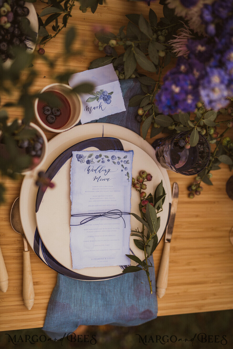 MENÜ & PROGRAMME  
 romantisch Blaubeer-Hochzeitsmenü, Florales Blau-Hochzeitsmenü, Aquarell-Blaubeeren-Menükarte, Schickes minimalistische Blaubeer- und Laub-Hochzeitsmenü, Süßes Blaubeer-Menü
