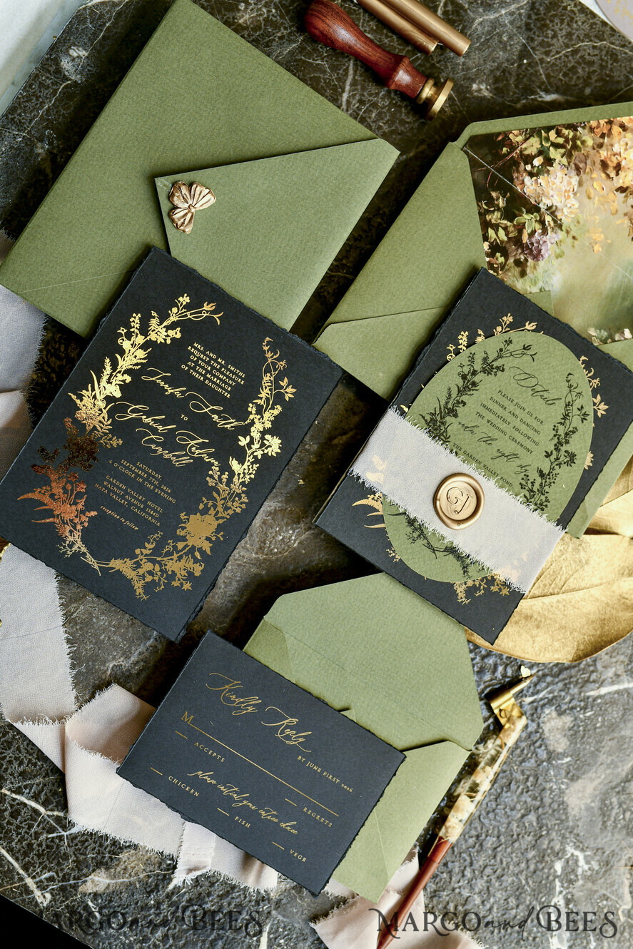 HOCHZEITS EINLADUNGEN moderne Kalligraphie / feine Kunst Salbeigrüne Fine Art Hochzeitskarten mit Blattgold, unregelmäßigen Kanten, RSVP QR-Code, Seidenband, maßgeschneiderte elegante Hochzeitssuite