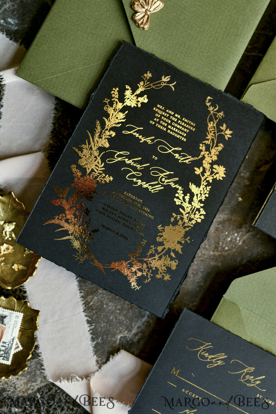 HOCHZEITS EINLADUNGEN moderne Kalligraphie / feine Kunst Salbeigrüne Fine Art Hochzeitskarten mit Blattgold, unregelmäßigen Kanten, RSVP QR-Code, Seidenband, maßgeschneiderte elegante Hochzeitssuite