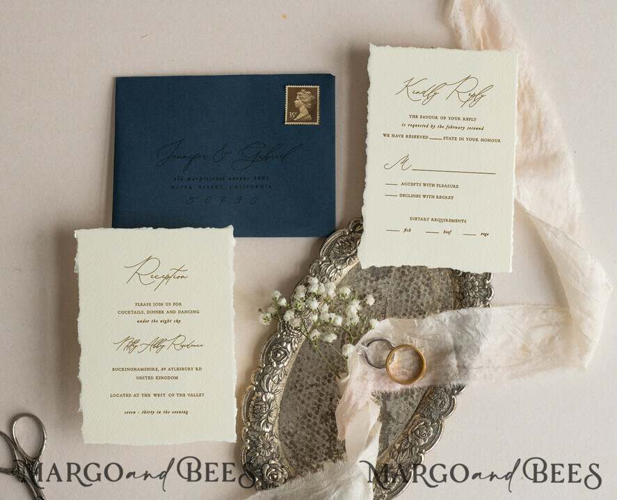 HOCHZEITS EINLADUNGEN moderne Kalligraphie / feine Kunst Elfenbein Gold Hochzeitseinladung, Blumen Hochzeitseinladung, Toskana Italien Einladungset, Kranz Monogramm Hochzeitseinladungset, Ausgefranstes Rand Einladungen, Zerrissene Rand Hochzeitseinladungen golden, Fine Art Hochzeitseinladungset, Ausgefranstes Rand Papier