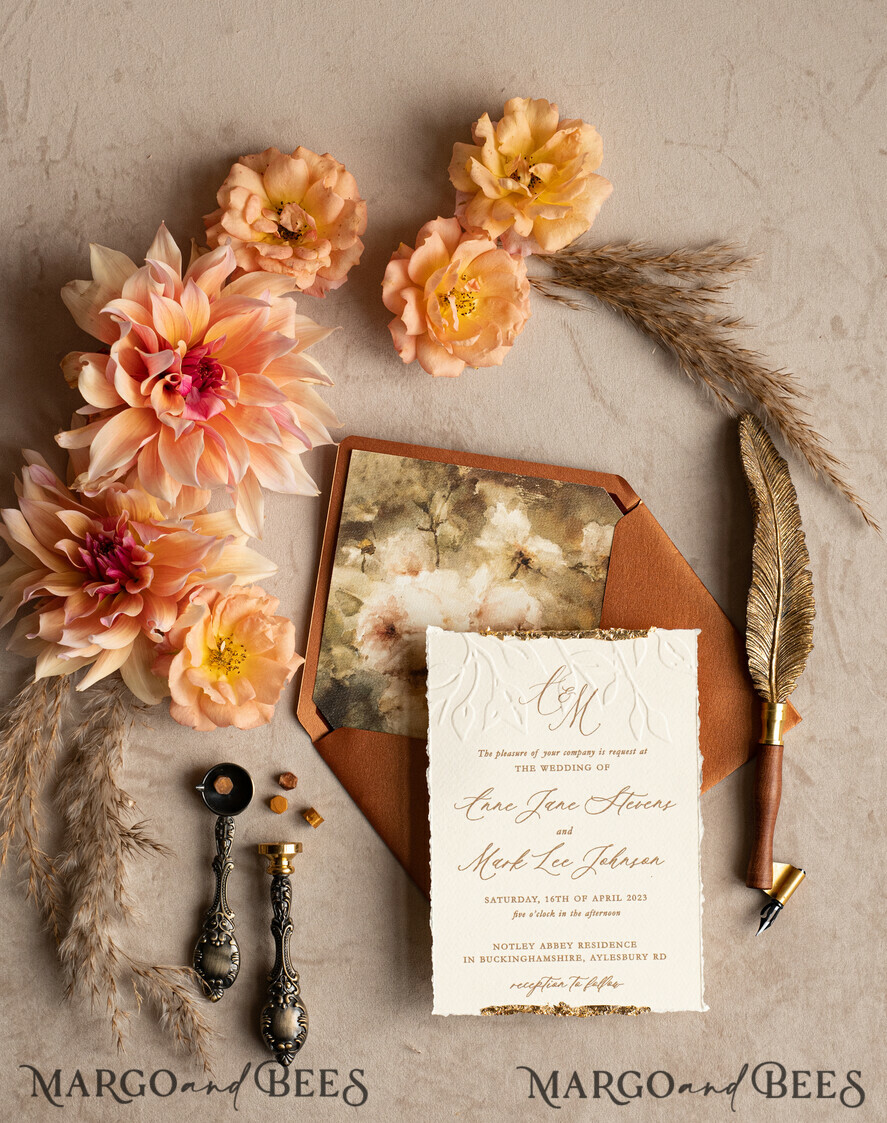 HOCHZEITS EINLADUNGEN moderne Kalligraphie / feine Kunst Fall Fine Art Prägung Elfenbein Gold Hochzeitseinladung, Pampasgras Florale Hochzeitseinladung, Boho Brandorange Einladungssatz, Wachssiegel Monogramm Hochzeitseinladungssatz, Gerissene Kante Einladungen, Zerrissene Kante Hochzeitseinladungen golden.