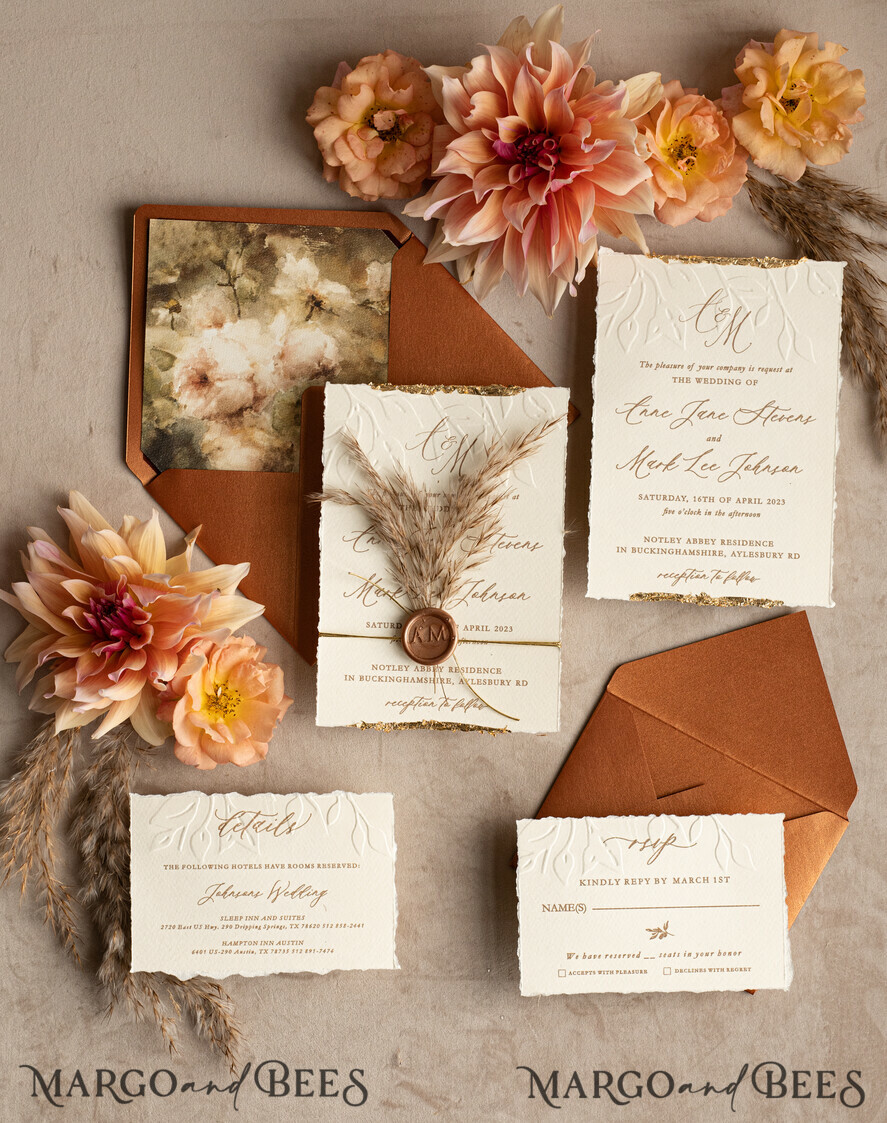 HOCHZEITS EINLADUNGEN moderne Kalligraphie / feine Kunst Fall Fine Art Prägung Elfenbein Gold Hochzeitseinladung, Pampasgras Florale Hochzeitseinladung, Boho Brandorange Einladungssatz, Wachssiegel Monogramm Hochzeitseinladungssatz, Gerissene Kante Einladungen, Zerrissene Kante Hochzeitseinladungen golden.
