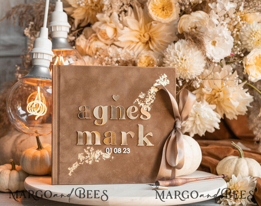 HOCHZEITS-GÄSTEBÜCHER Instax Sofortbildbuch Herbst beige Gold Acryl Hochzeitsgästebuch personalisiert und Acrylschild-Set, Tan Taupe Samt Sofortbildbuch Boho Elegant Instax Hochzeitsfotogästebuch, Erdtönige Acryl Instax Gästebuchschild, Neutraler Samt Fotobuch.