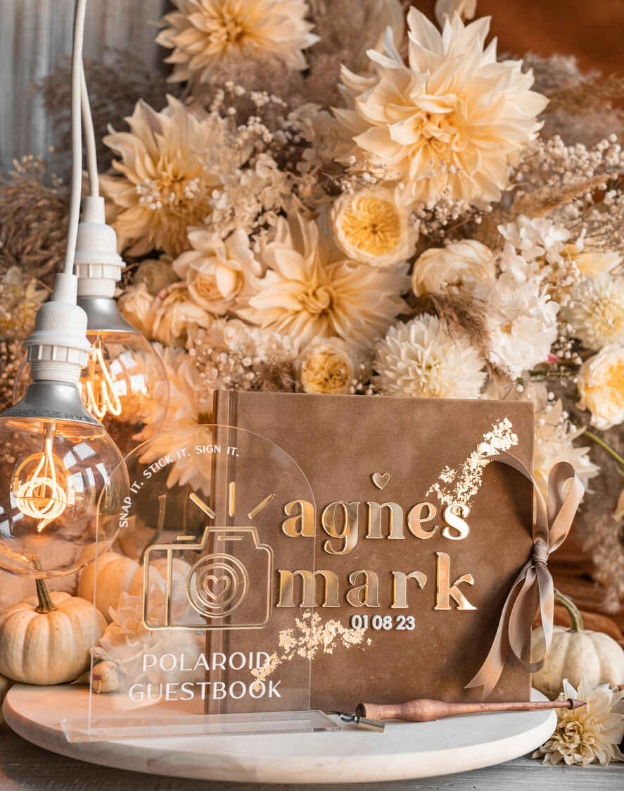 HOCHZEITS-GÄSTEBÜCHER Instax Sofortbildbuch Herbst beige Gold Acryl Hochzeitsgästebuch personalisiert und Acrylschild-Set, Tan Taupe Samt Sofortbildbuch Boho Elegant Instax Hochzeitsfotogästebuch, Erdtönige Acryl Instax Gästebuchschild, Neutraler Samt Fotobuch.