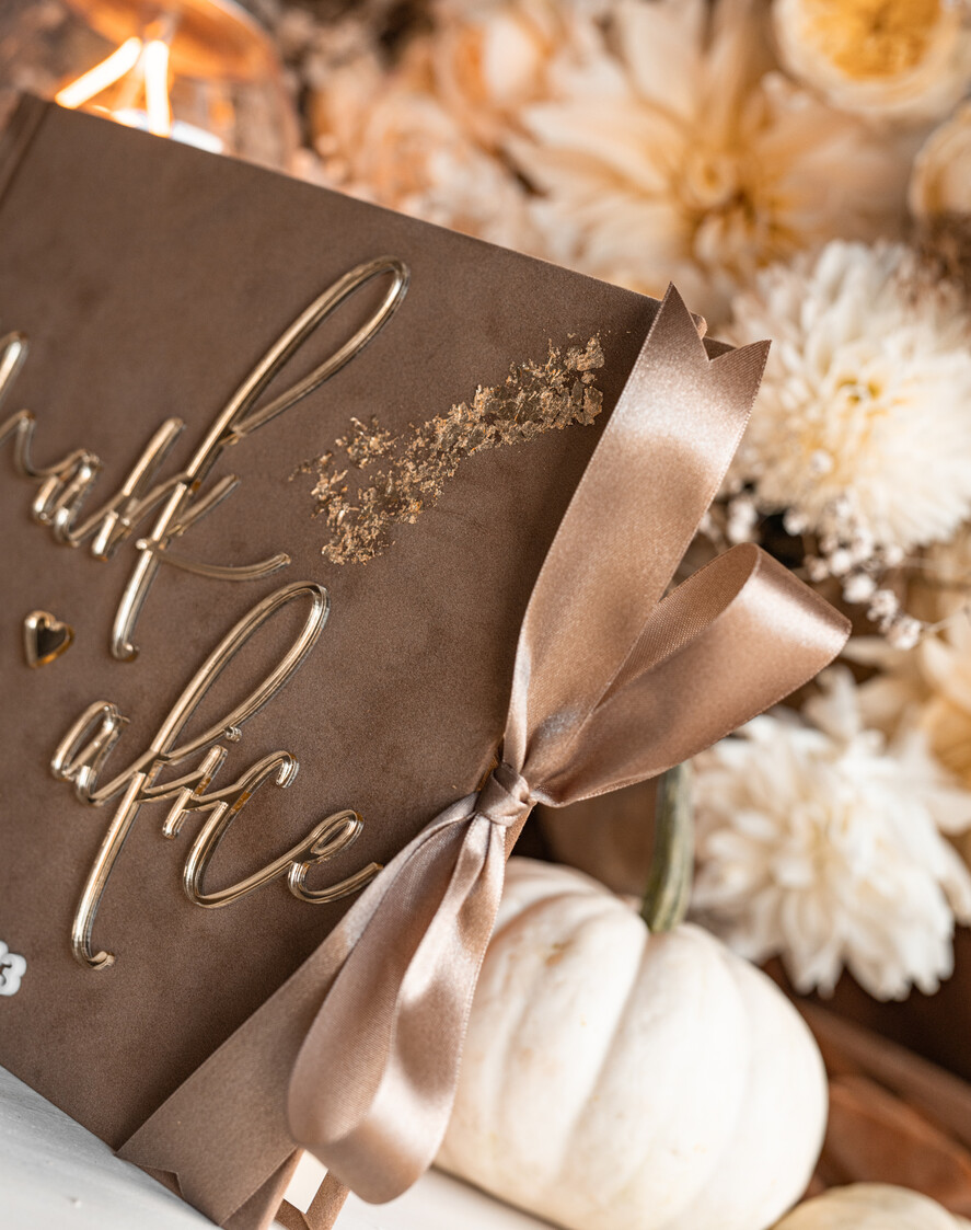 HOCHZEITS-GÄSTEBÜCHER Instax Sofortbildbuch Fall beige Gold Acryl Hochzeitsgästebuch personalisiert, Tan Taupe Samt Sofortbildbuch Boho elegant Instax Hochzeitsfoto Gästebuch, Erdfarbenes Acryl Instax Gästebuch Schild, Neutraler Samt Fotobuch.