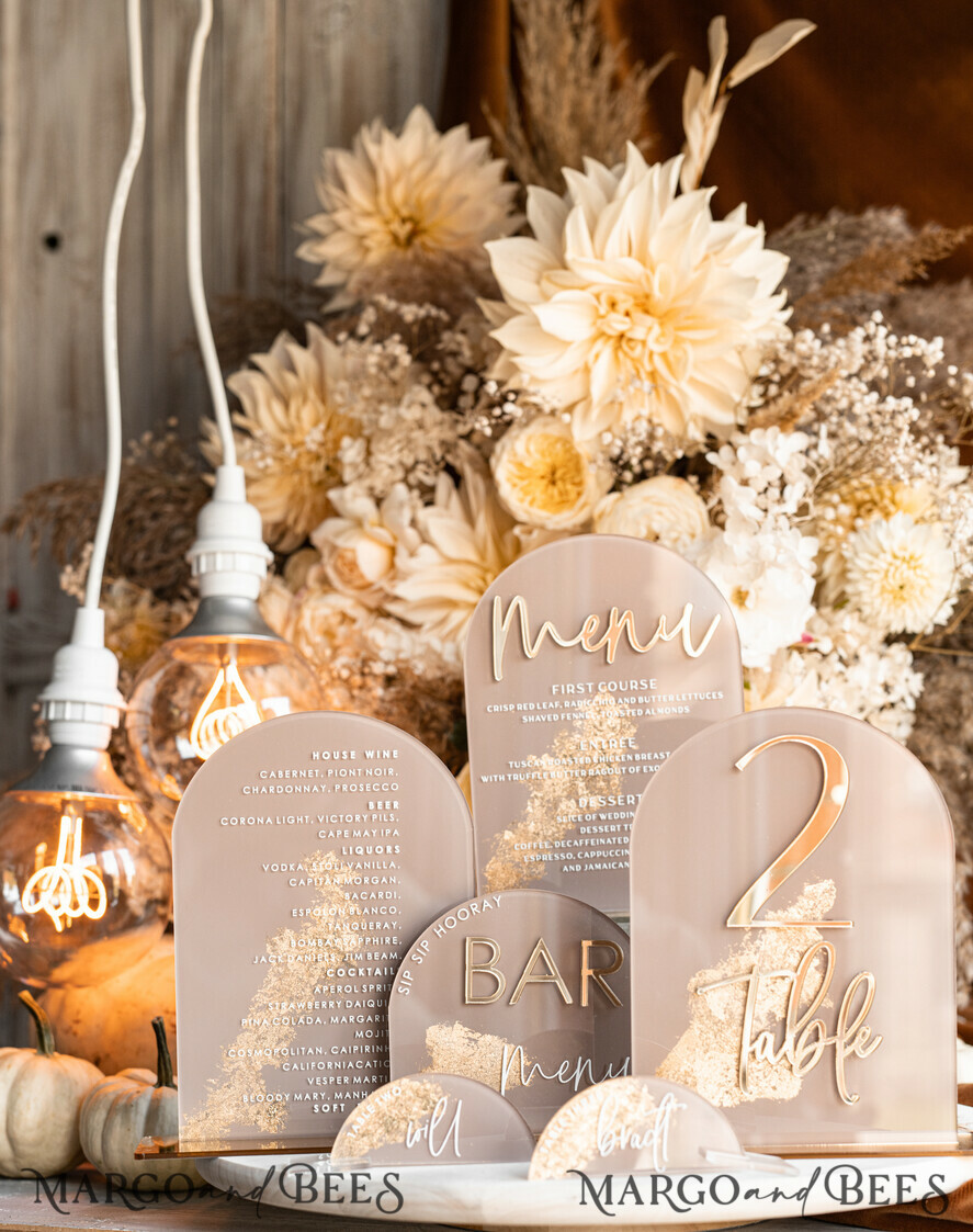 TISCHDEKORATIONSCHILDER   Acryl Tischdekoration Zahlen Acrylbogen Cappuccino Tischmenü, klare Acryl- und Goldschilder, Nude-Gold Plexi Tischnummern, tanfarbene Luxus-Hochzeitstischdekoration, erdige Hochzeitsbeschilderung goldene Spiegel Tischnummern
