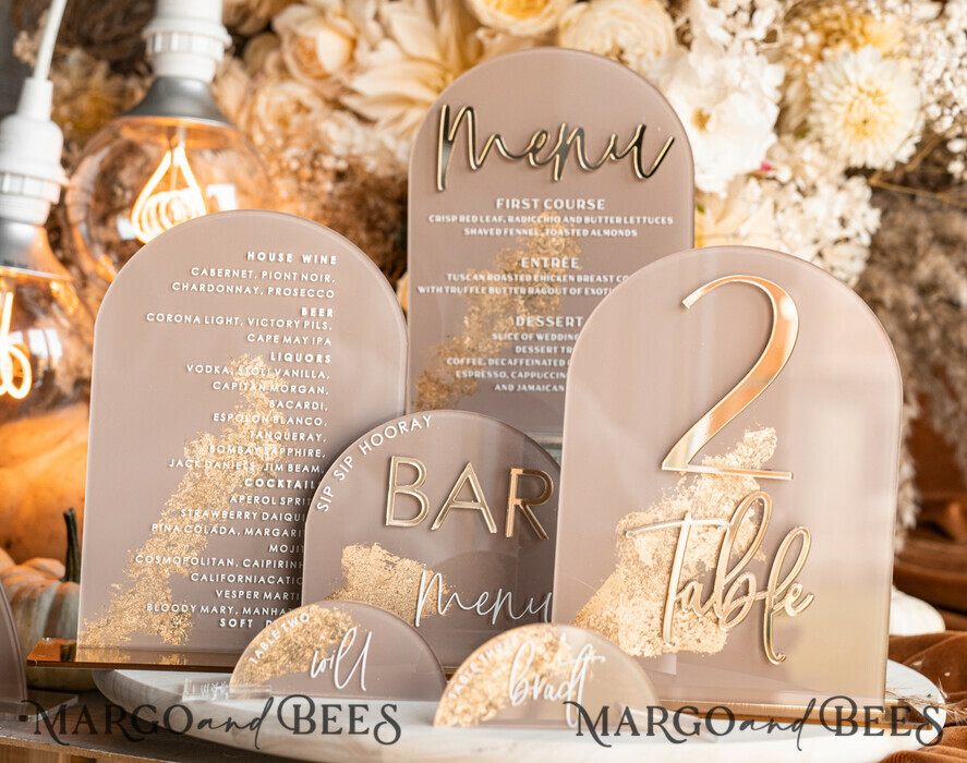 TISCHDEKORATIONSCHILDER   Acryl Tischdekoration Zahlen Acrylbogen Cappuccino Bar Menü, Klare Acryl- und Gold-Bar-Menü, Nude Taupe Gold Plexi Getränkebar-Menü, Tan Luxus Hochzeits-Getränkebar Tischdekoration, Erdige Hochzeitsbeschilderung Goldener Spiegel Bar Menü