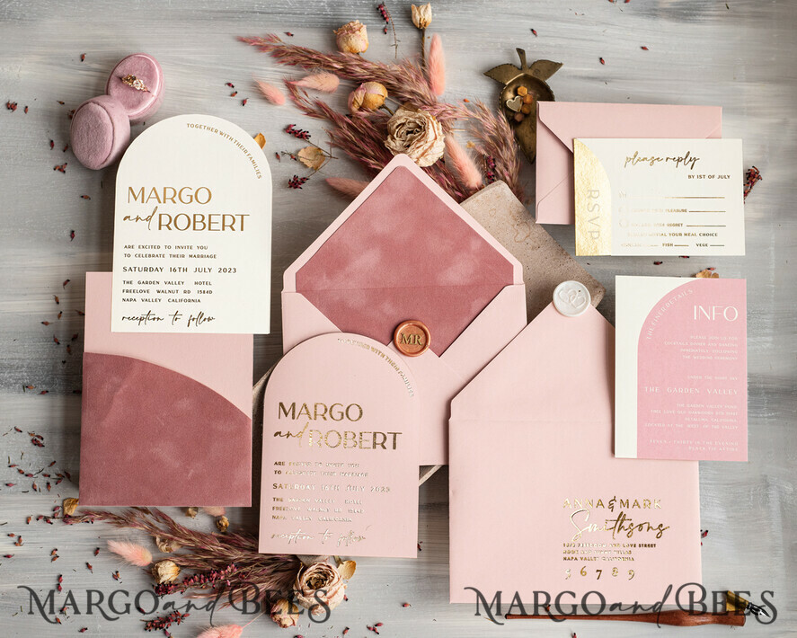 PROBENNEHMESERVICE
 Muster
 Staubige Rose Hochzeits-Einladung Muster, handgemachtes Muster-Set, rosa Samt und Goldfolie Hochzeits-Einladung, zartrosa Einladungen Muster-Set