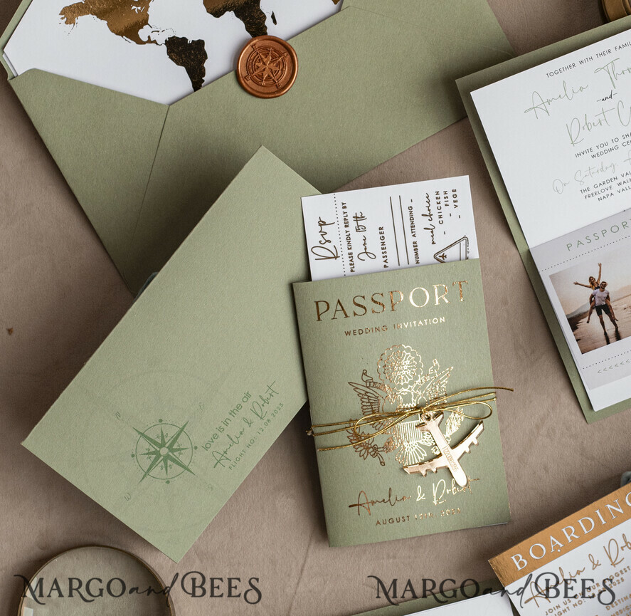 PROBENNEHMESERVICE
 Muster
 Muster, maßgeschneidertes Musterset Gold Salbeigrün Pass Hochzeitseinladung, Goldene Hochzeitskarten Boarding Pass, Grün Reise Pass Hochzeitseinladungen im Ausland, Hochzeitskarten für das Reiseziel Griechenland, Toskana Reisekarten Hochzeitsstationery Italien Weltkarte.