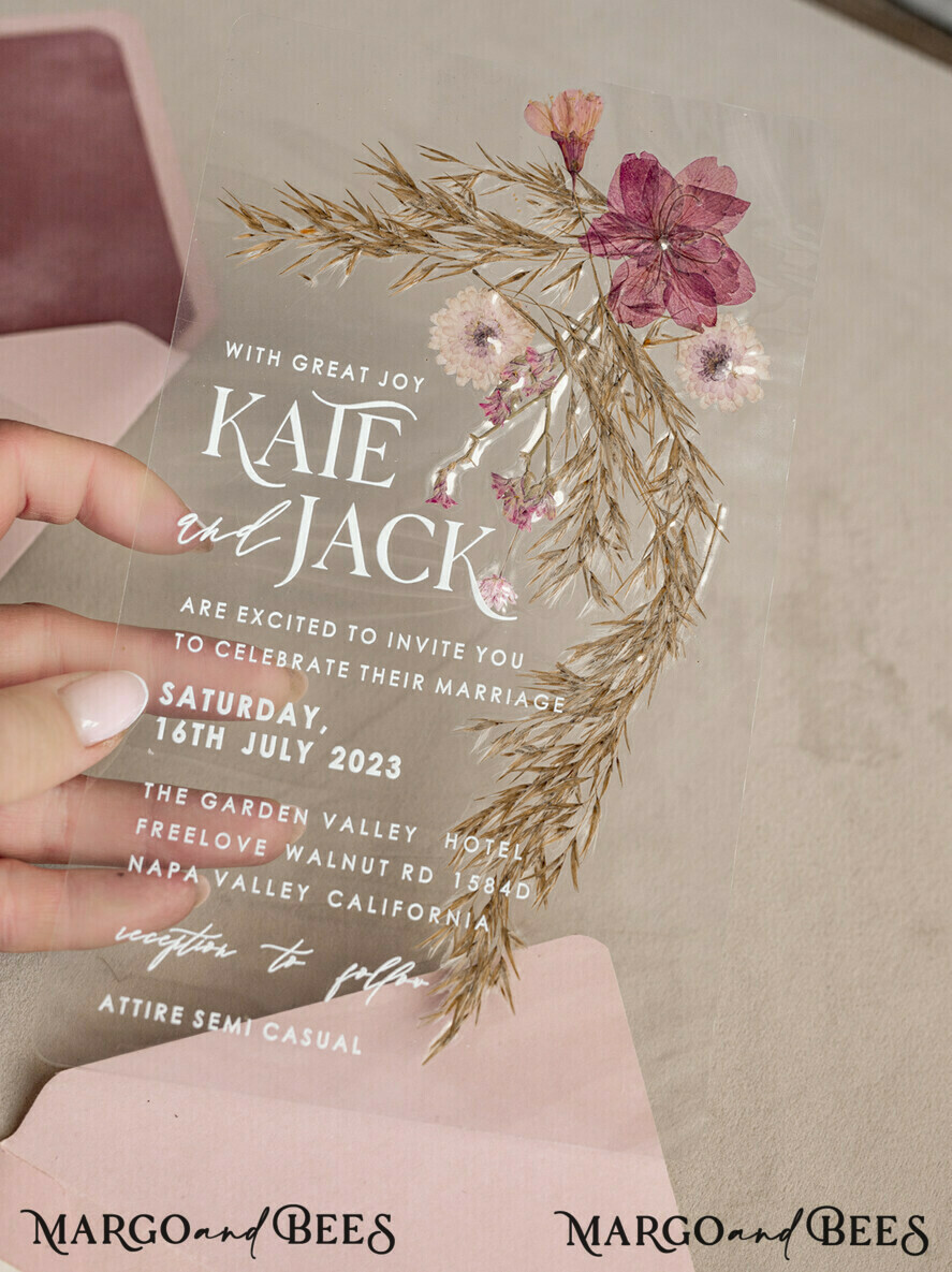 PROBENNEHMESERVICE
 Muster
 Beispiel Blush Pink Klare echte Blumen Hochzeitseinladungen, elegante Garten Pampasgras Hochzeitseinladungen, Samt transparente Hochzeitseinladungen, Hochzeitseinladung Suite