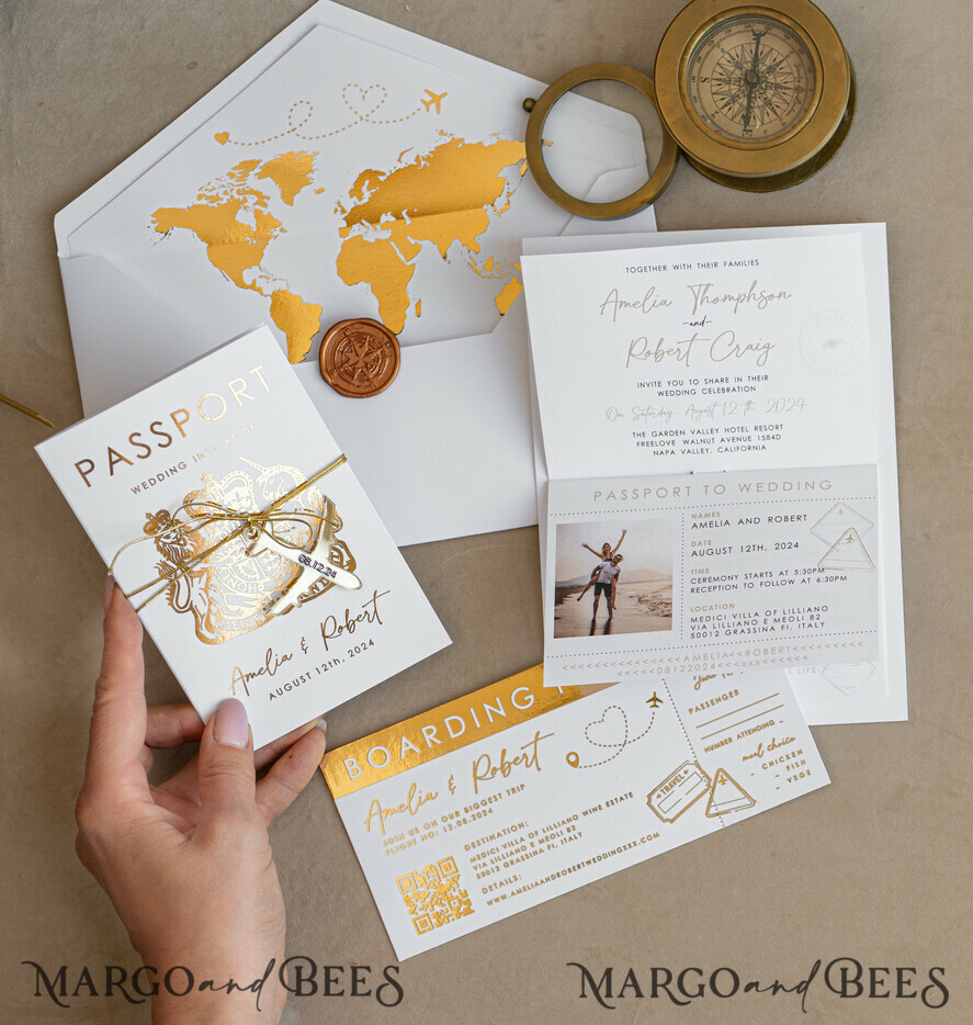 PROBENNEHMESERVICE
 Muster
 Muster, maßgeschneiderte Musterset Weiße Goldene Reisepass Hochzeitsinvitation, Goldene Flugzeug Hochzeitskarten Boarding Pass, Reisepass Hochzeitskarten im Ausland, Destination Hochzeits-Einladungen, Reisekarten Hochzeitsstationery, Boarding Pass Einladungen
