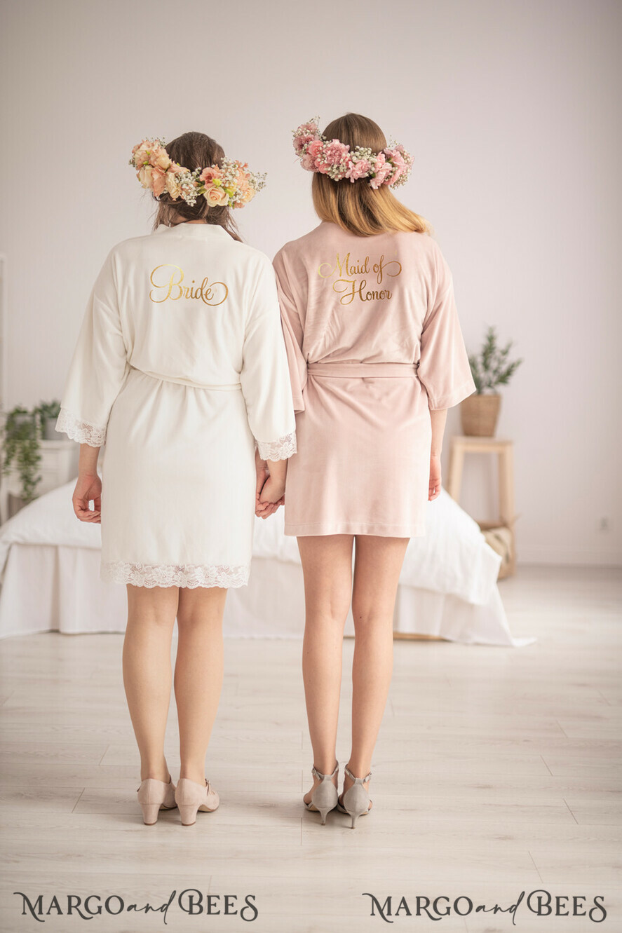 Brautjungfer/Trauzeuge Box HOCHZEITSROBE  
 Geschenk für die Trauzeugin; Wirst du mein Brautjungferngeschenk sein. Hochzeitsweicher Morgenmantel aus Samt, romantischer Hochzeitsmorgenmantel in Blush.
