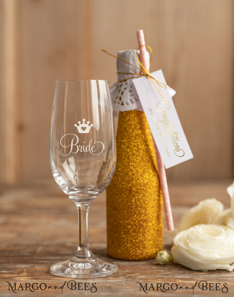 FRISCH VERHEIRATETES PAAR GESCHENKE Brautgeschenke Brautrobe Geschenk mit Spitze, elegantes Set für die Braut, Überraschungsbox mit individuell gestalteter Samtrobe.