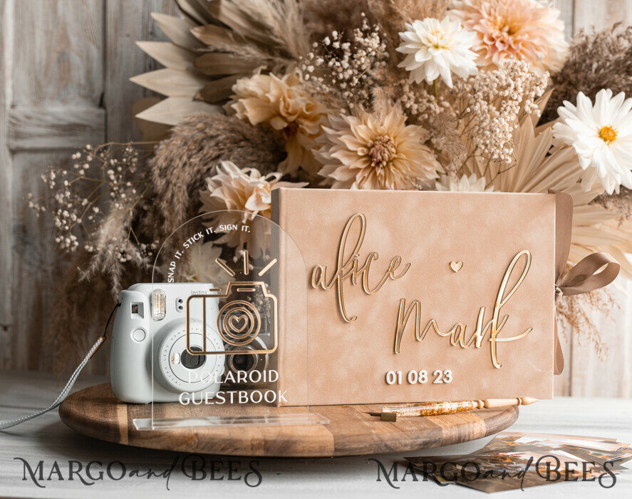 HOCHZEITS-GÄSTEBÜCHER Samtkissen Instax Gästebuch beige Gold personalisiertes Hochzeitsgäste Buch und Bogen Acryl Instax Schild, Samt Erinnerungsfoto Buch und klares Schild Set Herbsthochzeit, Polaroid Samt Gästebuch & Plexi Instax Schild Set