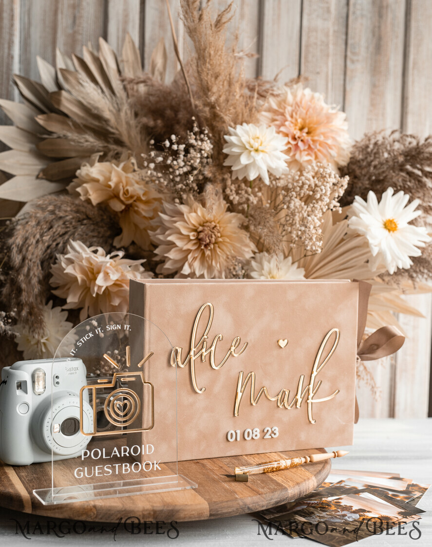 HOCHZEITS-GÄSTEBÜCHER Samtkissen Instax Gästebuch beige Gold personalisiertes Hochzeitsgäste Buch und Bogen Acryl Instax Schild, Samt Erinnerungsfoto Buch und klares Schild Set Herbsthochzeit, Polaroid Samt Gästebuch & Plexi Instax Schild Set