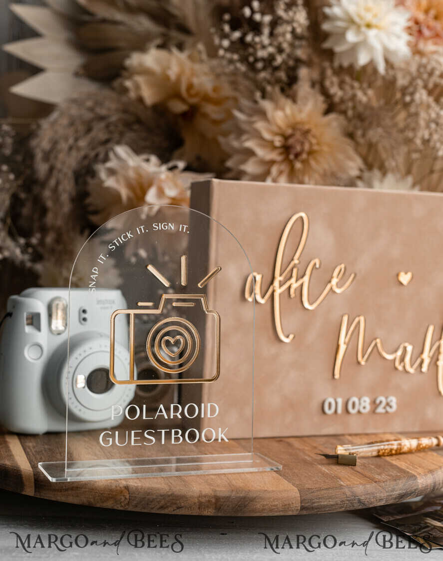 HOCHZEITS-GÄSTEBÜCHER Samtkissen Instax Gästebuch beige Gold personalisiertes Hochzeitsgäste Buch und Bogen Acryl Instax Schild, Samt Erinnerungsfoto Buch und klares Schild Set Herbsthochzeit, Polaroid Samt Gästebuch & Plexi Instax Schild Set