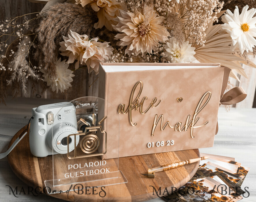HOCHZEITS-GÄSTEBÜCHER Samtkissen Instax Gästebuch beige Gold personalisiertes Hochzeitsgäste Buch und Bogen Acryl Instax Schild, Samt Erinnerungsfoto Buch und klares Schild Set Herbsthochzeit, Polaroid Samt Gästebuch & Plexi Instax Schild Set