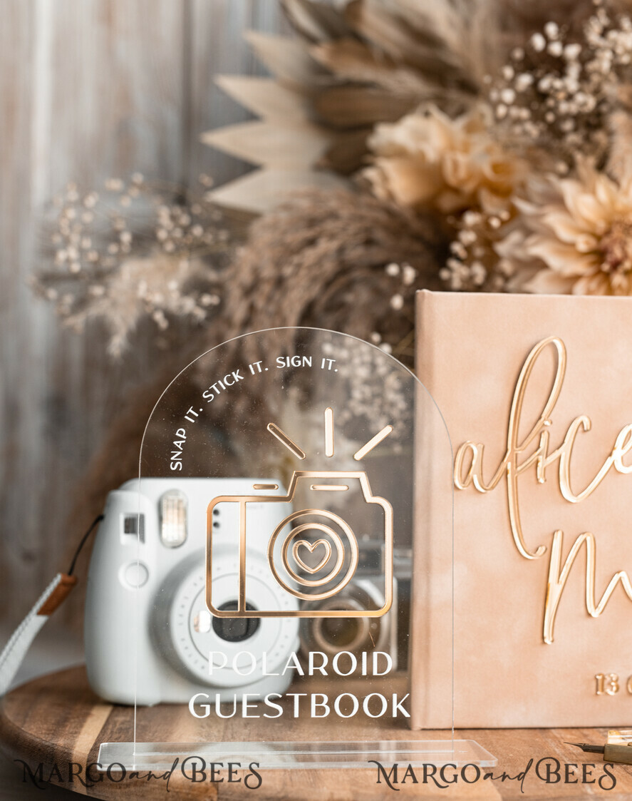 HOCHZEITS-GÄSTEBÜCHER Samtkissen Instax Gästebuch beige Gold personalisiertes Hochzeitsgäste-Buch und Bogen-Acryl Instax-Schild mit schwarzen Seiten, Samt-Erinnerungs-Fotobuch und klares Schild-Set Herbsthochzeit, Polaroid-Velours-Gästebuch & Plexi-Instax-Schild-Set
