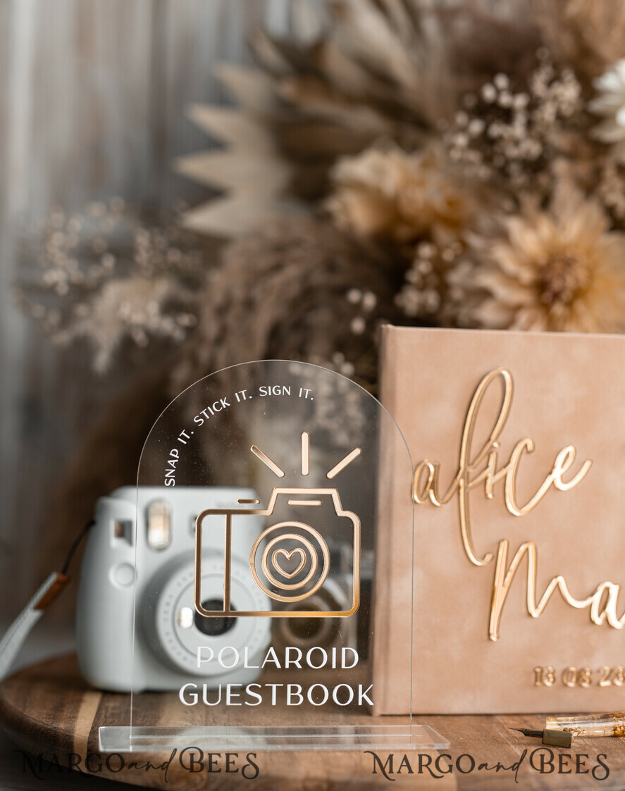 HOCHZEITS-GÄSTEBÜCHER Samtkissen Instax Gästebuch beige Gold personalisiertes Hochzeitsgäste-Buch und Bogen-Acryl Instax-Schild mit schwarzen Seiten, Samt-Erinnerungs-Fotobuch und klares Schild-Set Herbsthochzeit, Polaroid-Velours-Gästebuch & Plexi-Instax-Schild-Set