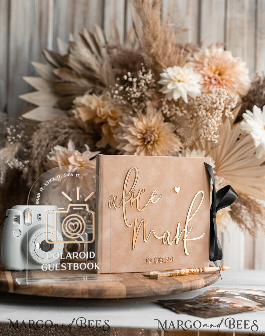 HOCHZEITS-GÄSTEBÜCHER Samtkissen Instax Gästebuch beige Gold personalisiertes Hochzeitsgäste-Buch und Bogen-Acryl Instax-Schild mit schwarzen Seiten, Samt-Erinnerungs-Fotobuch und klares Schild-Set Herbsthochzeit, Polaroid-Velours-Gästebuch & Plexi-Instax-Schild-Set